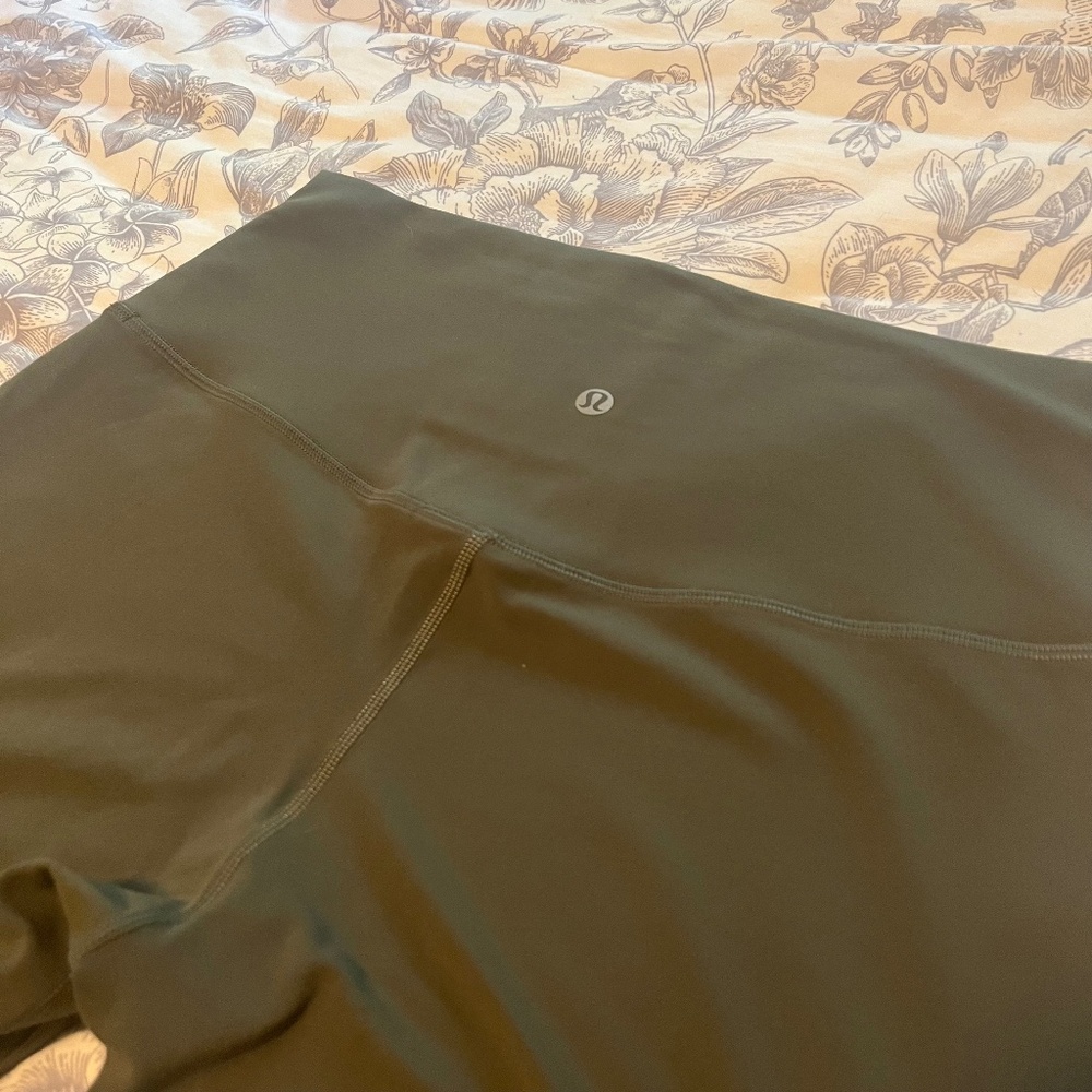 Lululemon leggings size 10